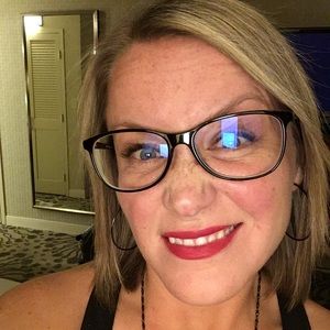 Meet your Posher, Angie